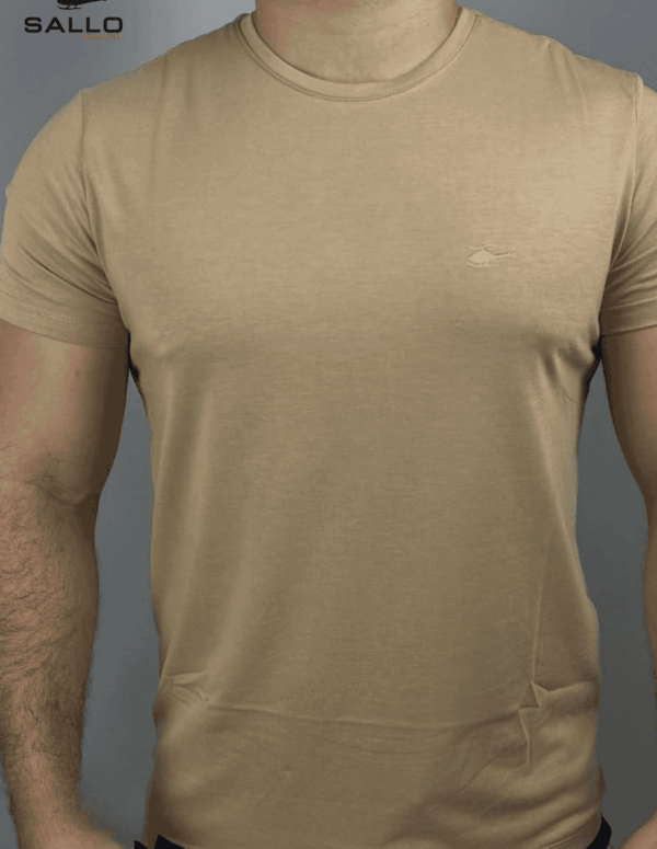 Camisa Básica Sallo Gola O Cor 385: Estilo e Conforto